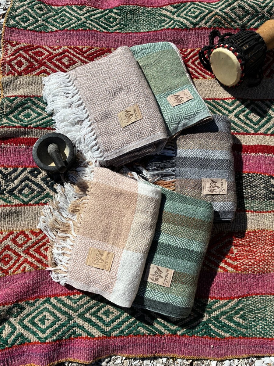 Textiles & Treasures - Katukina.US