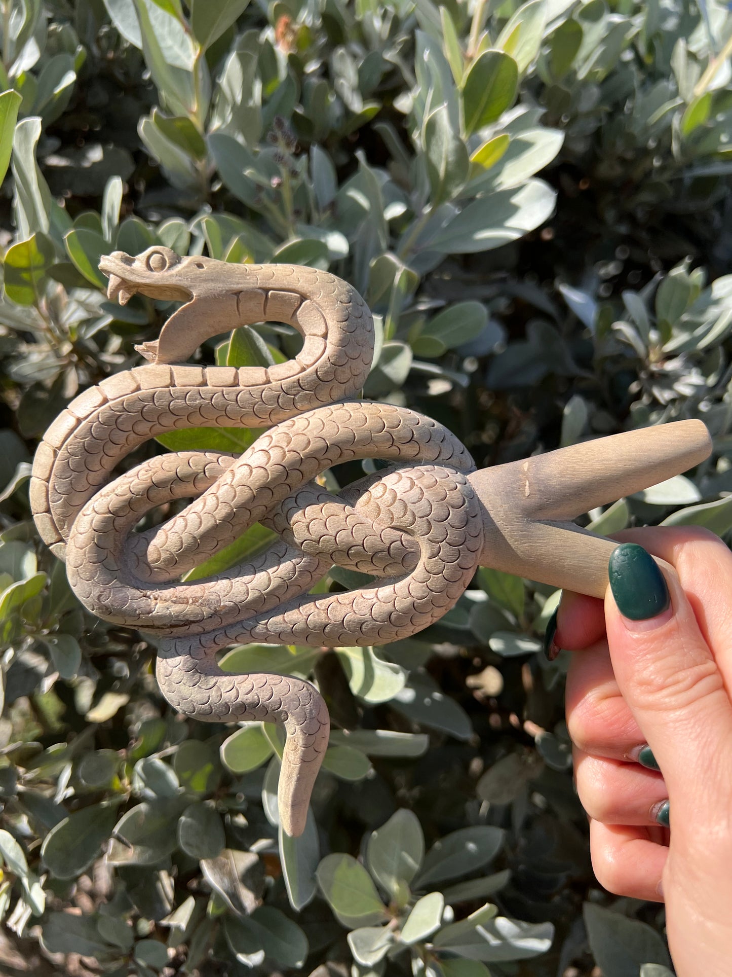 Hand-Carved Serpent Knot Kuripe