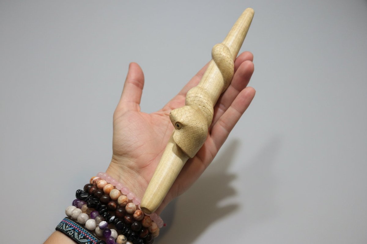 Hand Carved Cobra Tepi - Katukina.US KAT6180