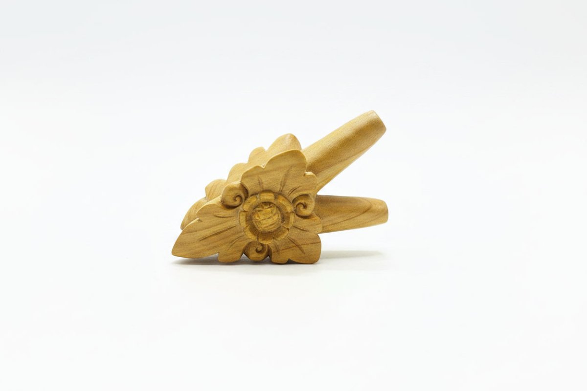 Hand Carved Flower Kuripe - Katukina.US KAT6726