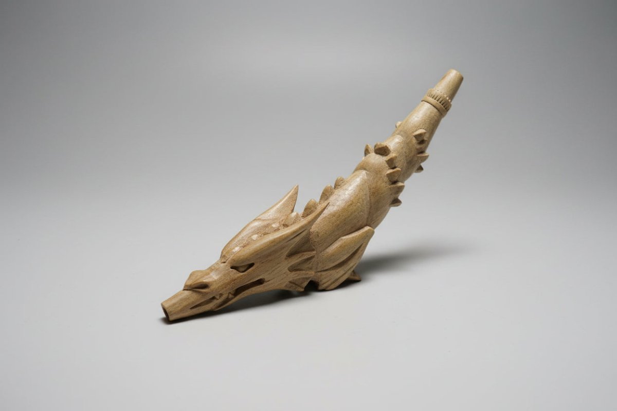 Hand Carved Flying Chinese Dragon Tepi - Katukina.US KAT6724