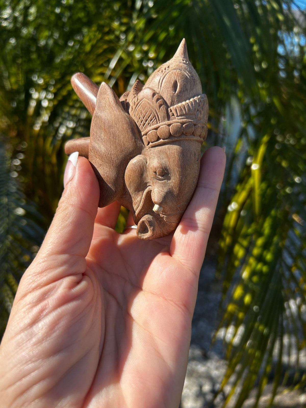 Hand - Carved Ganesh Kuripe - Katukina.US KAT1497